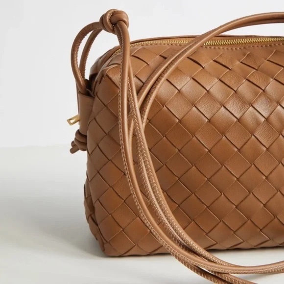 Bottega Veneta Small Loop Camera Bag in Camel - Picture 8 of 9